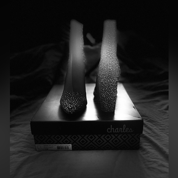 New, in box Charles by Charles David embellished Knit Booties, size 10 - Picture 4 of 8